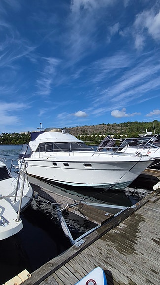 Fairline Corniche 3 of 29