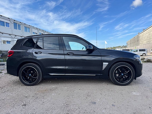 BMW iX3 8 of 16