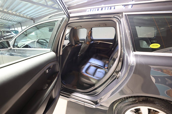 Volvo V70 24 of 28