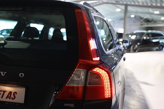 Volvo V70 9 of 28
