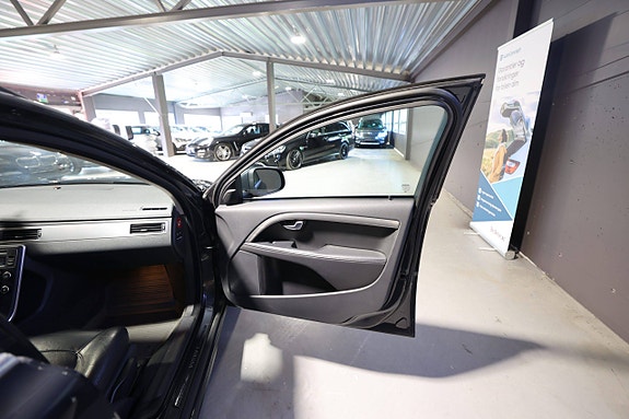 Volvo V70 27 of 28