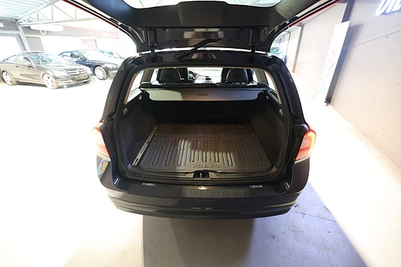 Volvo V70 25 of 28