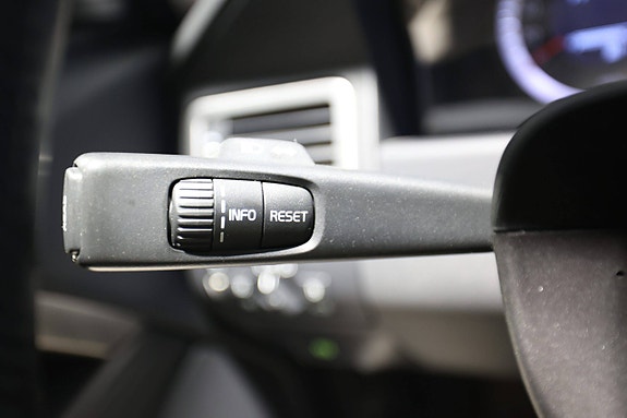 Volvo V70 14 of 28