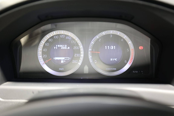 Volvo V70 18 of 28