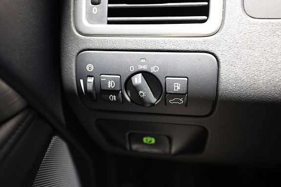Volvo V70 13 of 28