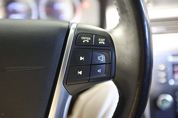 Volvo V70 17 of 28