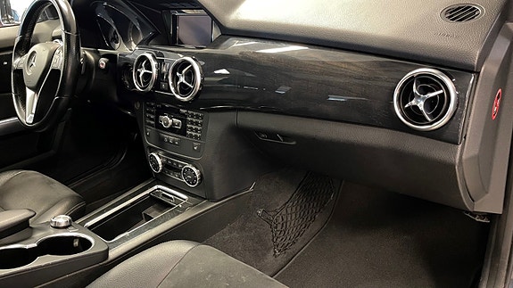 Mercedes-Benz GLK220 11 of 22