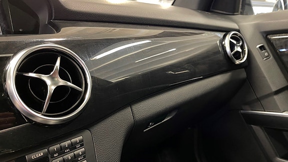 Mercedes-Benz GLK220 10 of 22
