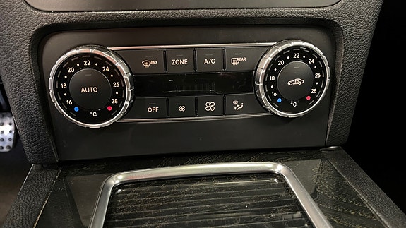 Mercedes-Benz GLK220 15 of 22