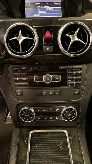 Mercedes-Benz GLK220 5 of 22