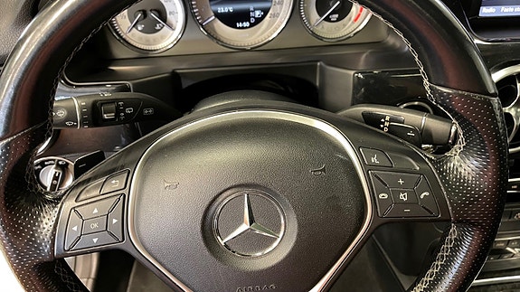 Mercedes-Benz GLK220 14 of 22