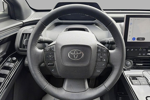 Toyota bZ4X 16 of 22