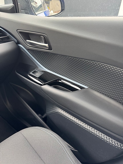 Toyota C-HR 15 of 16