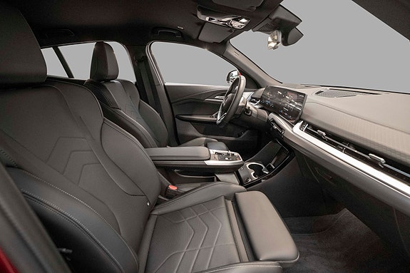 BMW iX2 12 of 25