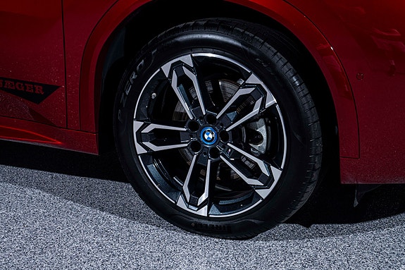 BMW iX2 25 of 25
