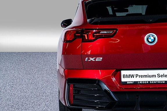 BMW iX2 7 of 25