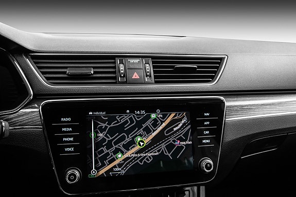 Skoda Superb 17 of 30
