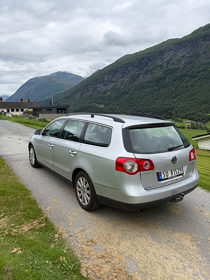 Volkswagen Passat 5 of 30