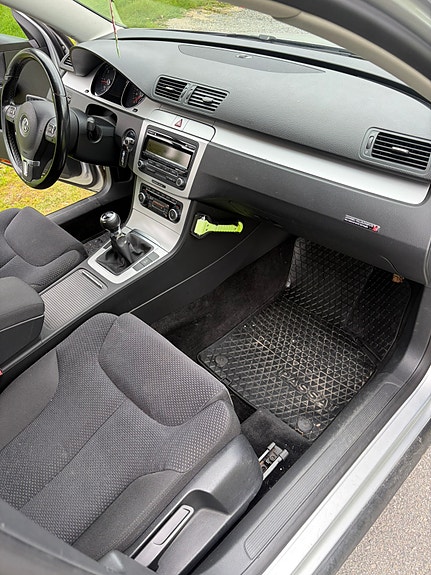 Volkswagen Passat 10 of 30