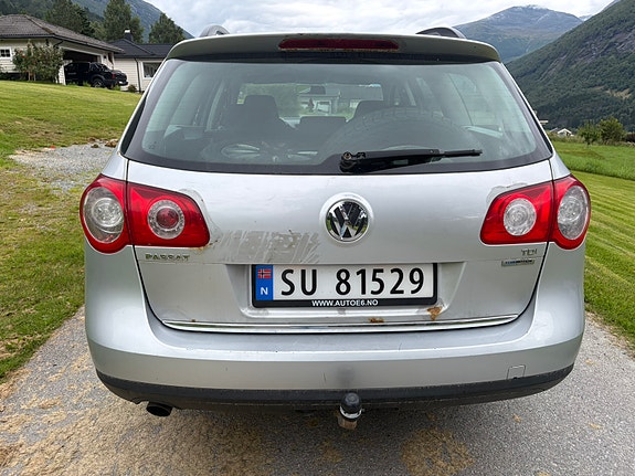 Volkswagen Passat 4 of 30