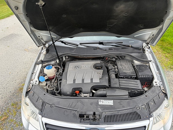 Volkswagen Passat 14 of 30