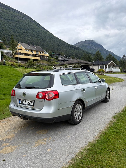 Volkswagen Passat 3 of 30