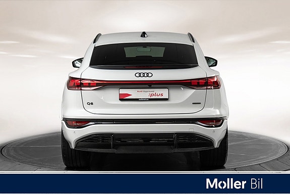 Audi Q6 e-tron 7 of 18