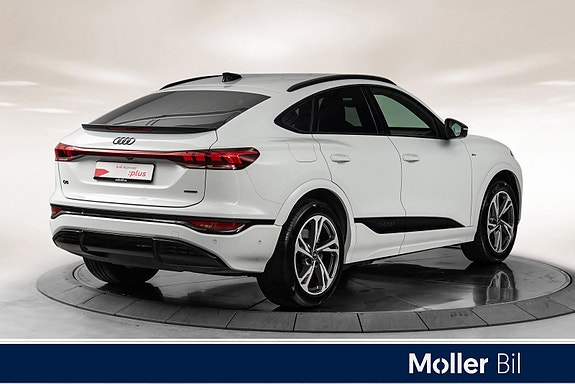 Audi Q6 e-tron 2 of 18