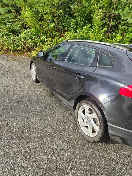 Volvo V40 Cross Country 3 of 18