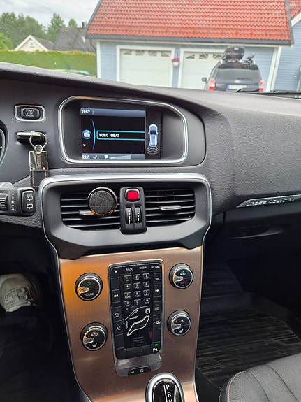 Volvo V40 Cross Country 11 of 18