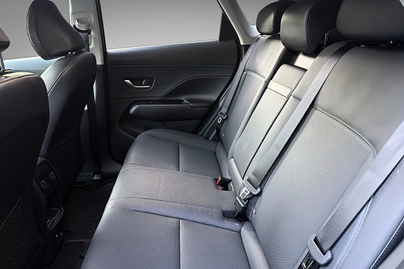 Hyundai Kona 12 of 20
