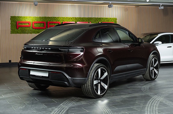 Porsche Macan 4 7 of 30