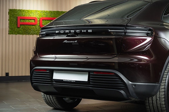 Porsche Macan 4 6 of 30