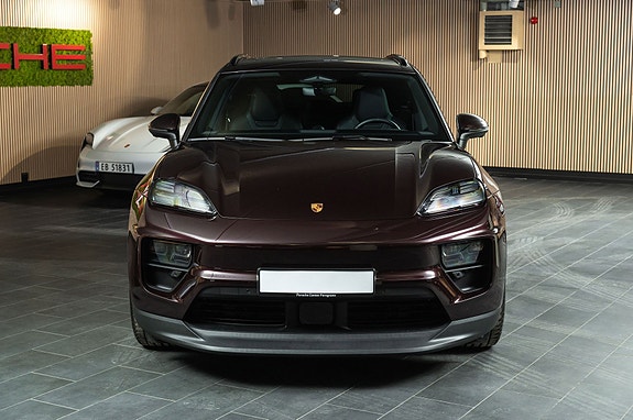 Porsche Macan 4 2 of 30