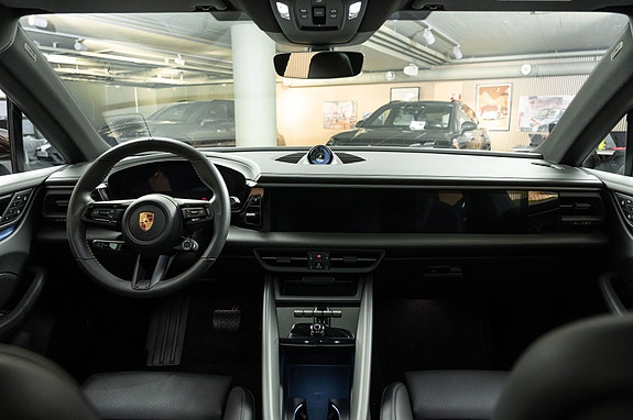 Porsche Macan 4 20 of 30