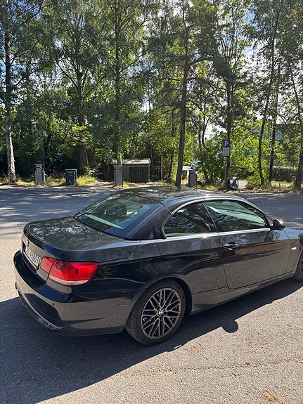 BMW 320i 8 of 19