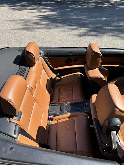 BMW 320i 15 of 19