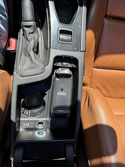 BMW 320i 18 of 19