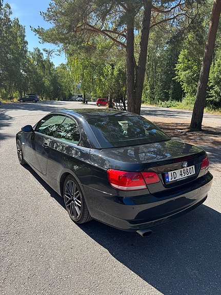 BMW 320i 6 of 19