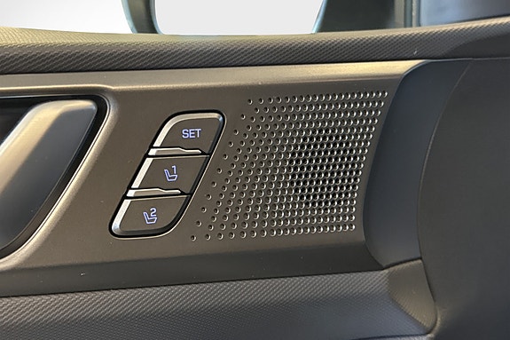 Hyundai IONIQ 17 of 30