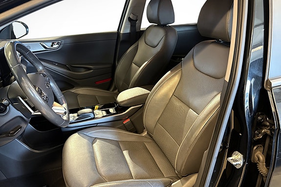 Hyundai IONIQ 10 of 30