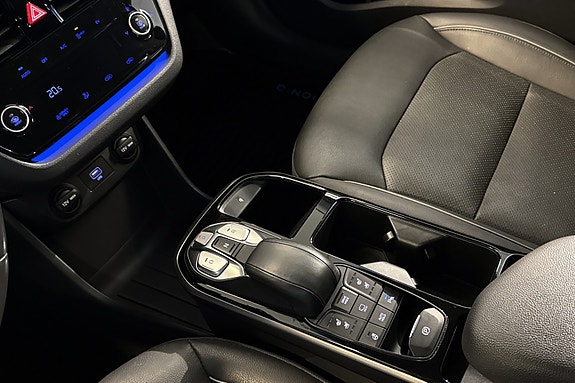 Hyundai IONIQ 29 of 30