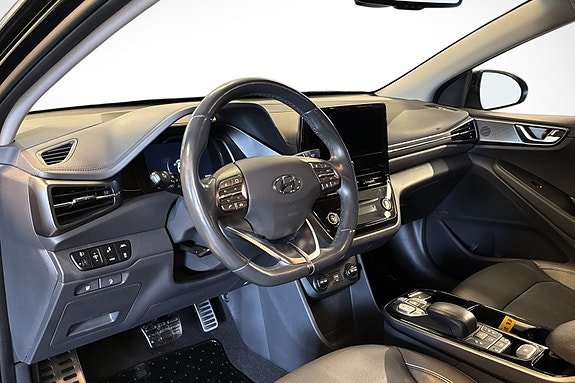 Hyundai IONIQ 11 of 30