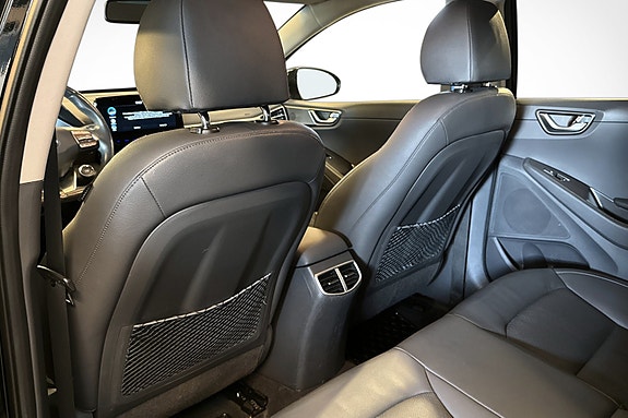 Hyundai IONIQ 13 of 30