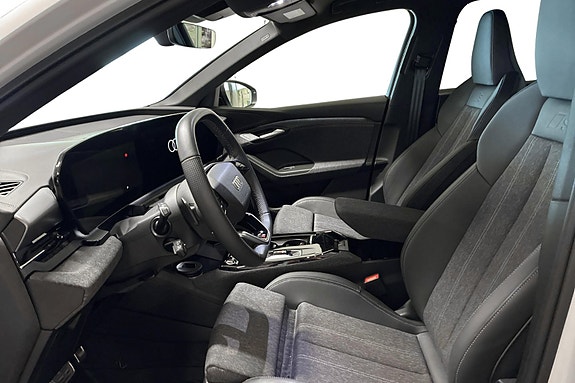 Audi Q6 e-tron 5 of 16