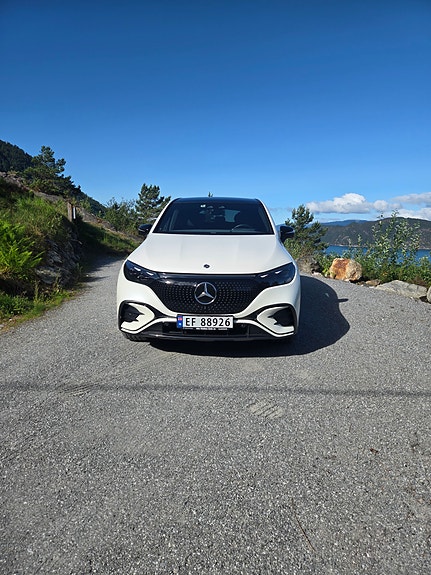 Mercedes-Benz EQE SUV 2 of 10