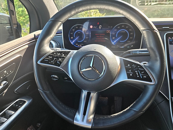Mercedes-Benz EQE SUV 9 of 10