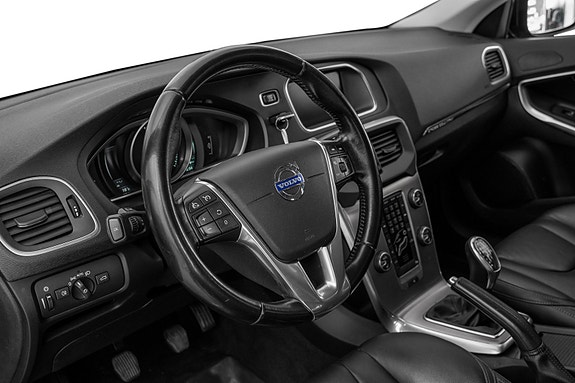 Volvo V40 Cross Country 20 of 25
