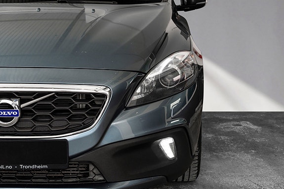 Volvo V40 Cross Country 5 of 25