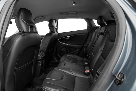 Volvo V40 Cross Country 22 of 25